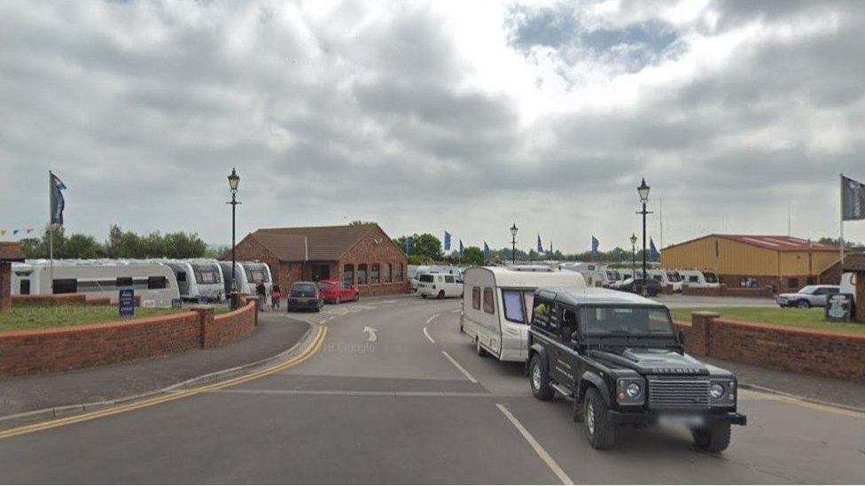 Entrance to the Northam Farm campsite and caravan park