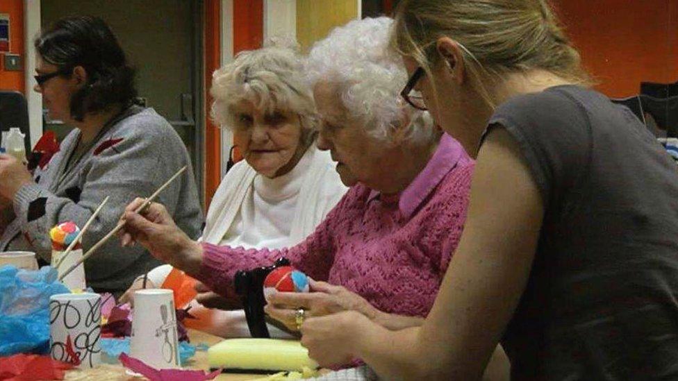 Art and craft therapy in Ogmore Vale