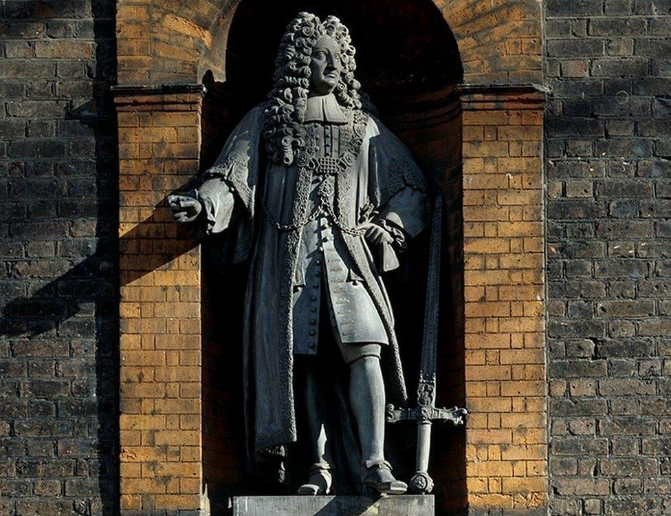 Statue of Sir Robert Geffrye on museum