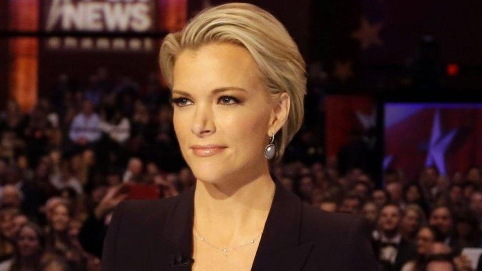 Megyn Kelly waits for the start of the Republican presidential primary debate in Des Moines (28 January 2016)