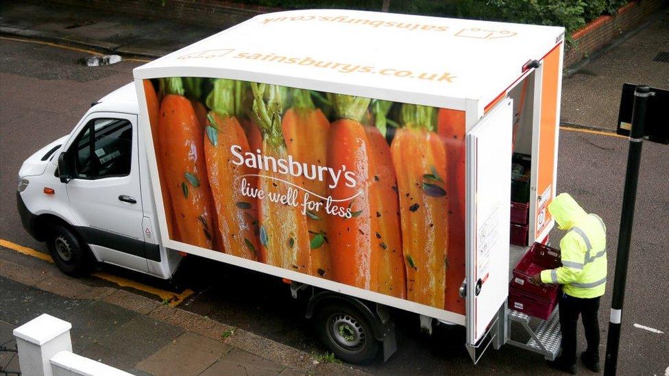 Sainsbury's apologises after card payment issues - BBC News