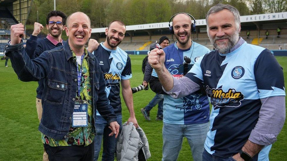 Ilie Oleart (far right) with Wycombe and La Media Inglesa staff