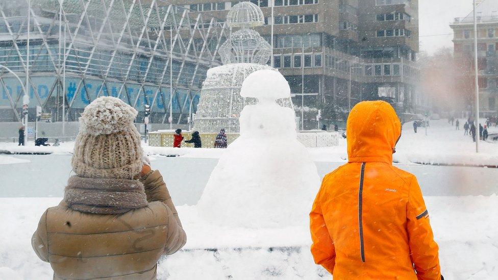 snowy-scenes-in-Madrid