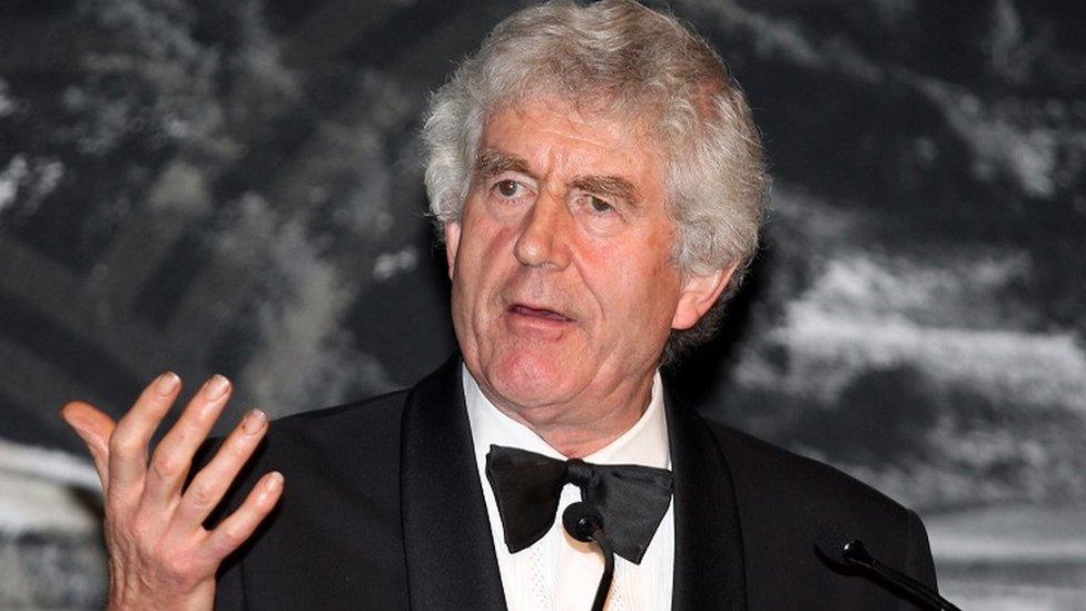 Bu farw Rhodri Morgan yn 2017 yn 77 oed