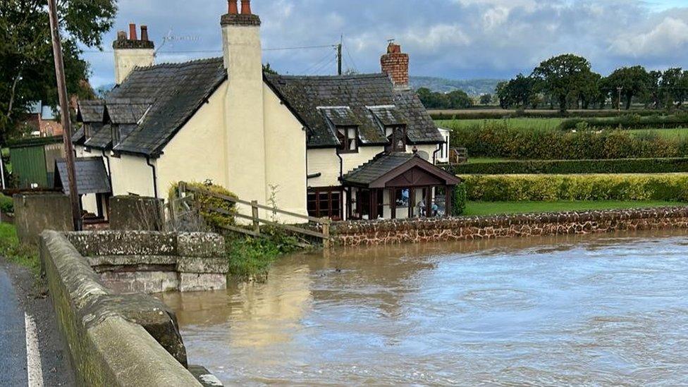 Llandrinio, Powys