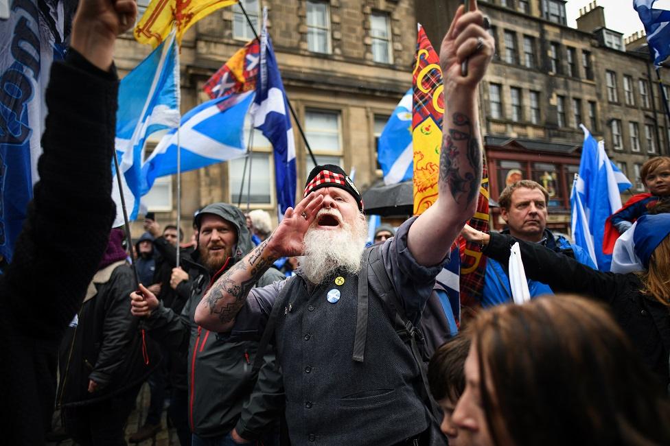 Independence supporter in Edinburgh