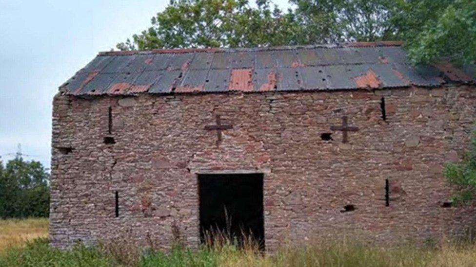 The barn at Perrinpit Farm that would become a bat house