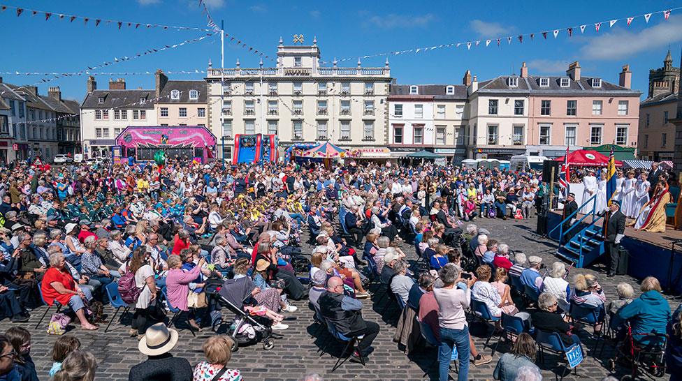 The re-enactment of the coronation drew crowds in Kelso