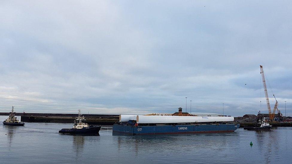 Bridge pylon docking