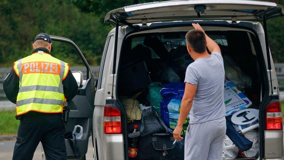 German police check at Rottal Ost, 14 Sep 15