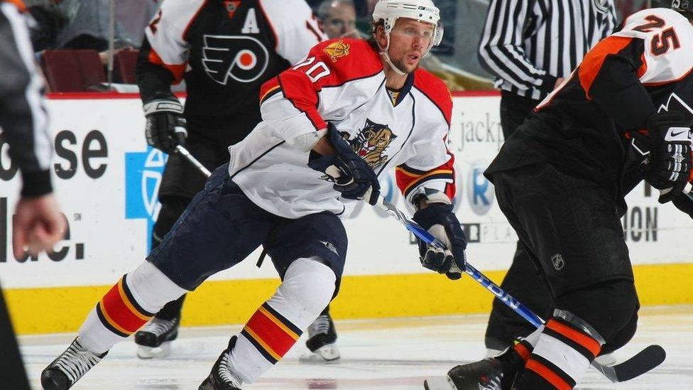 Richard Zednik #20 of the Florida Panthers skates against the Philadelphia Flyers on March 26, 2009 at the Wachovia Center in Philadelphia, Pennsylvania.