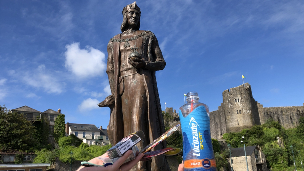 Roadside litter in Pembroke