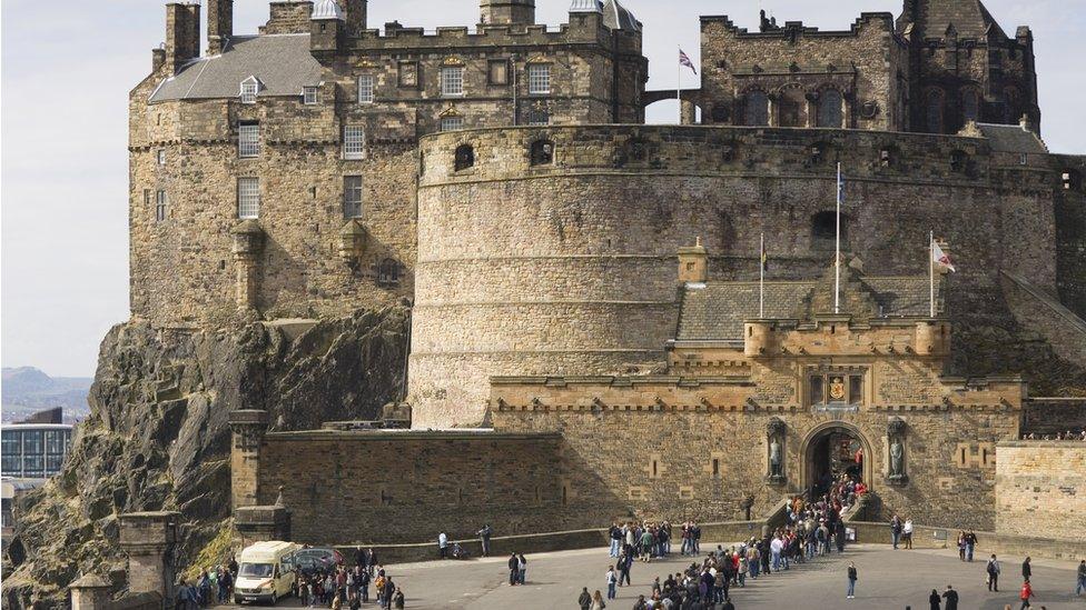 Queues outside Edinburgh Castle