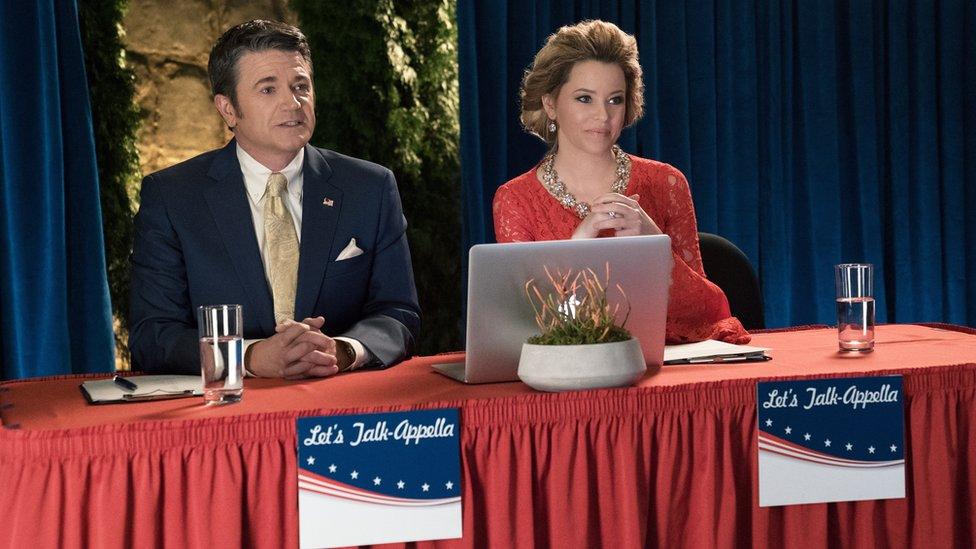 John Michael Higgins and Elizabeth Banks in Pitch Perfect 3