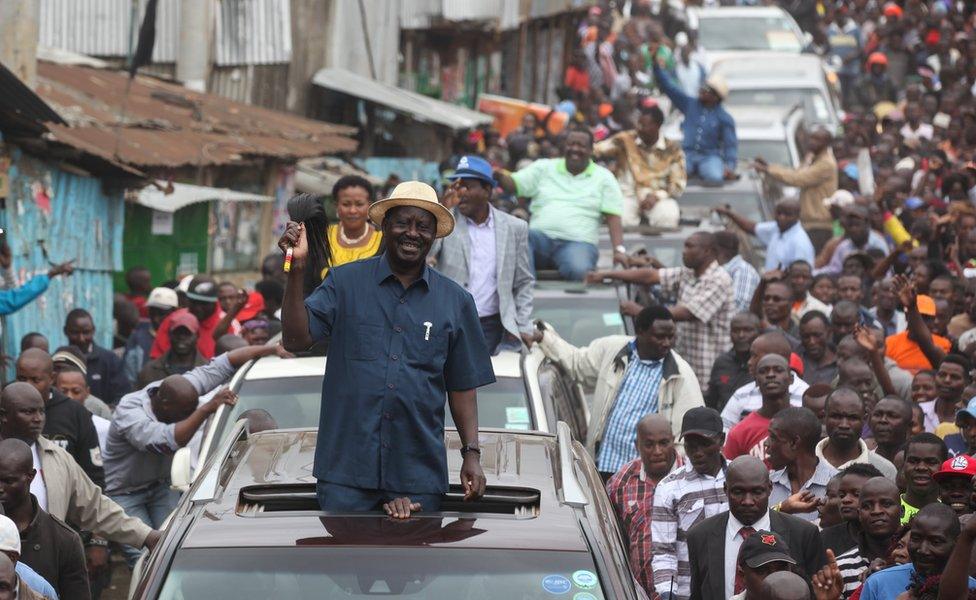 Raila odinga and entourage