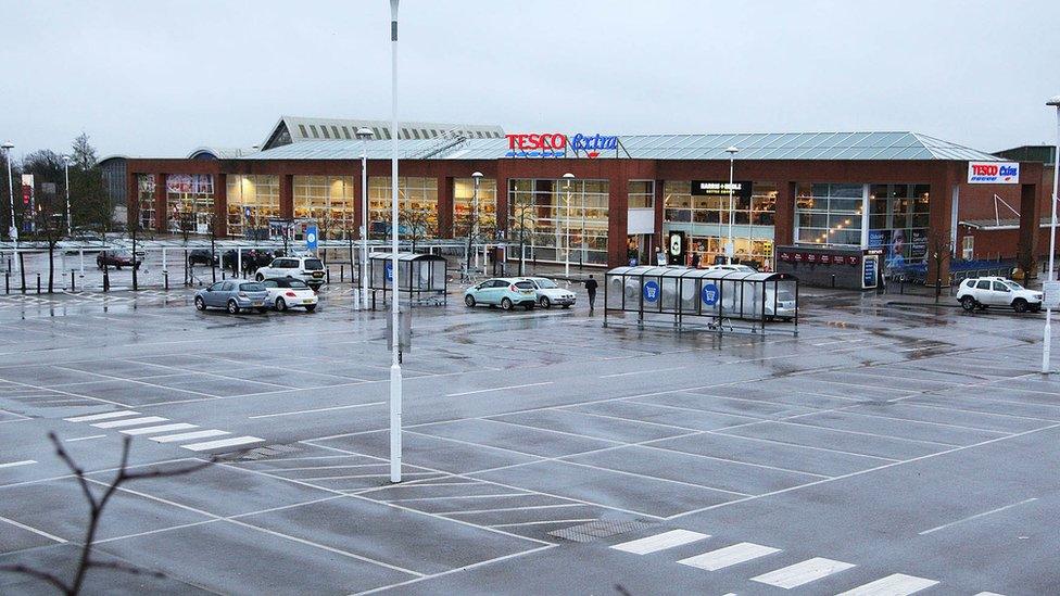 Tesco shop at Jarman Park in Hemel Hempstead