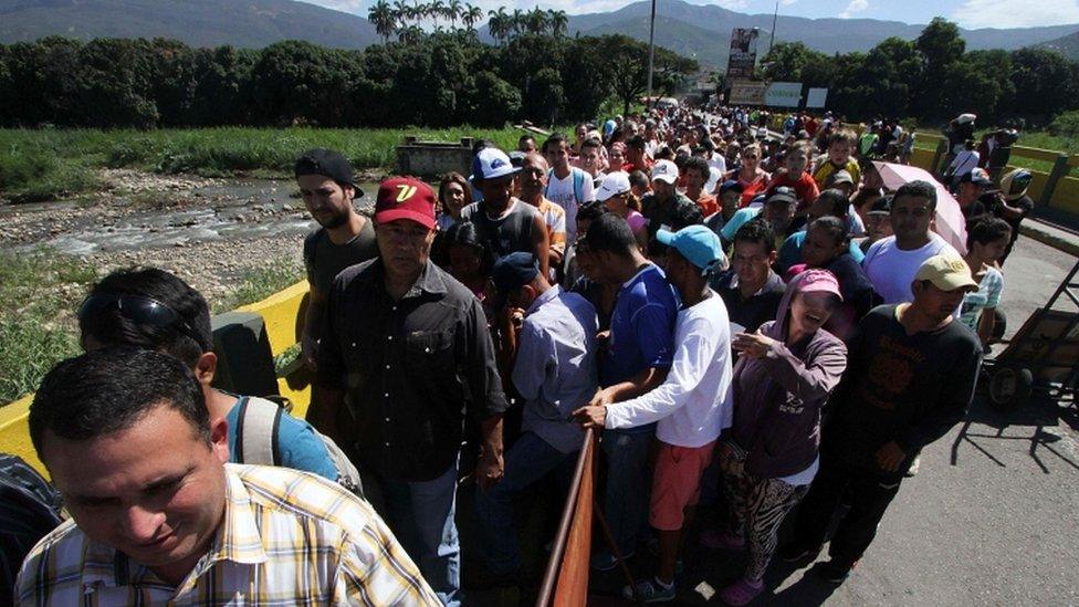 Long queues between San Antonio and Cucuta