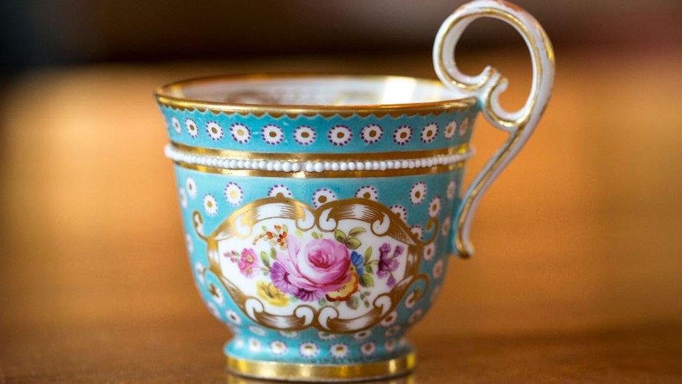 A Nantgarw porcelain cup