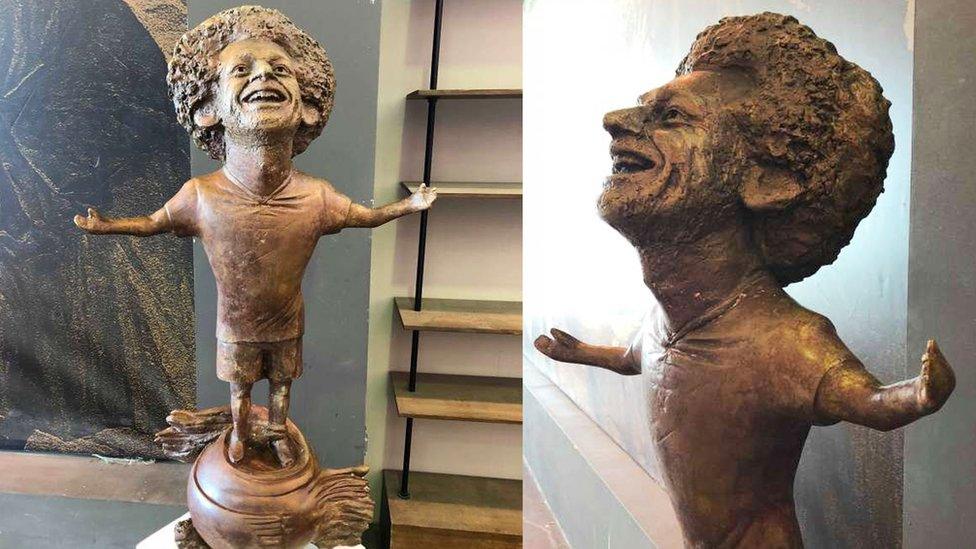 Mohamed-Salah-statue.