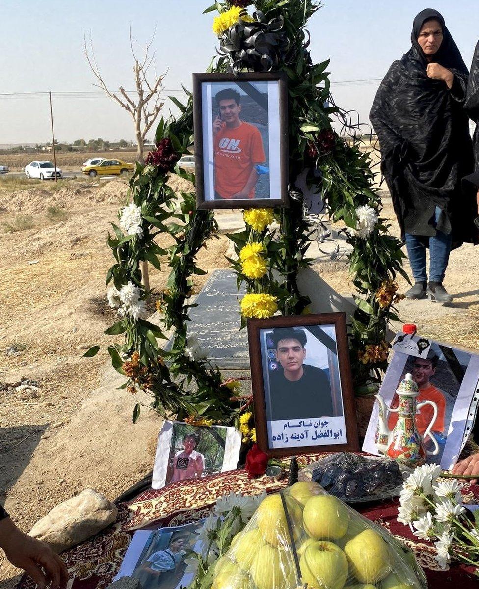 Abolfazl Adinezadeh's grave