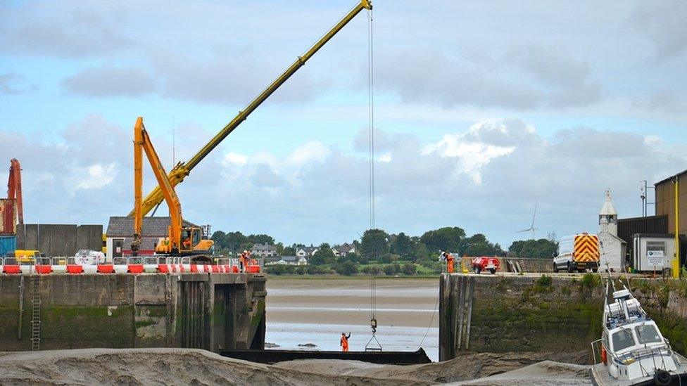 Sea gate repair work