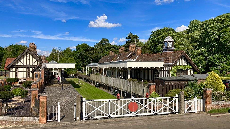 Wolferton railway station