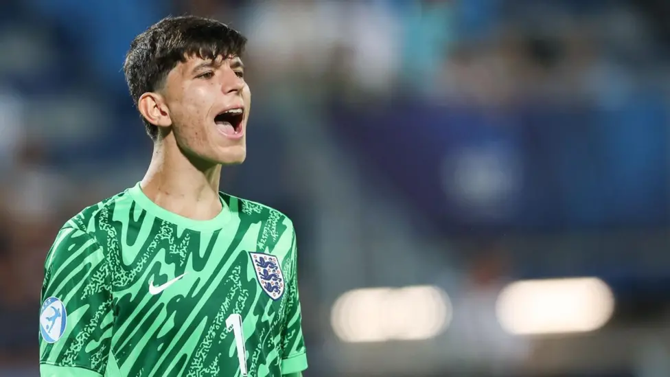 Birmingham City sign England Under-21s and Brighton goalkeeper James Beadle on a season-long loan 