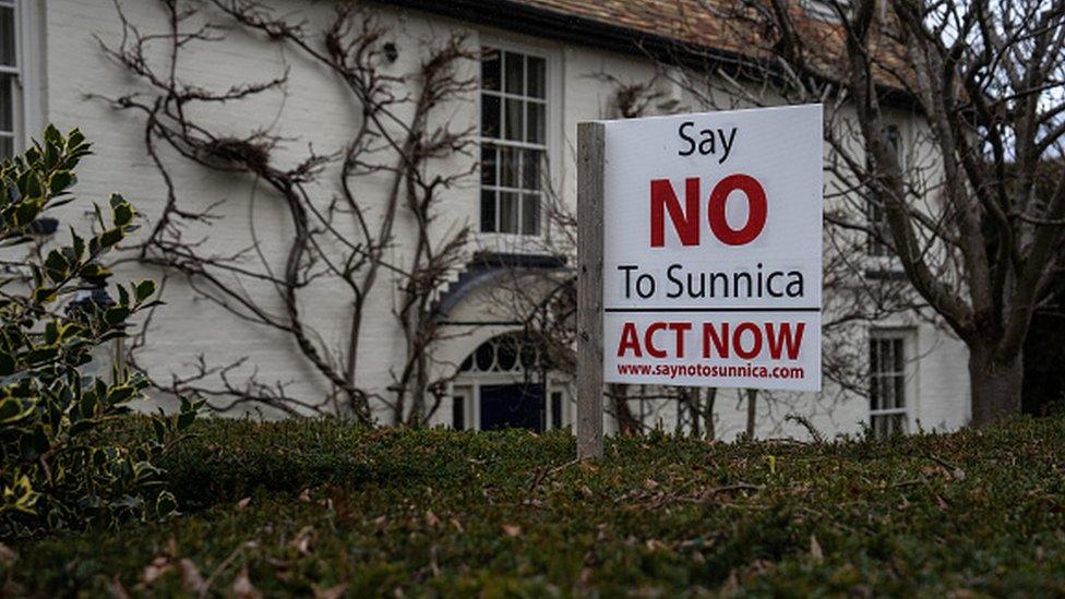 A sign which says "Say no to Sunnica"