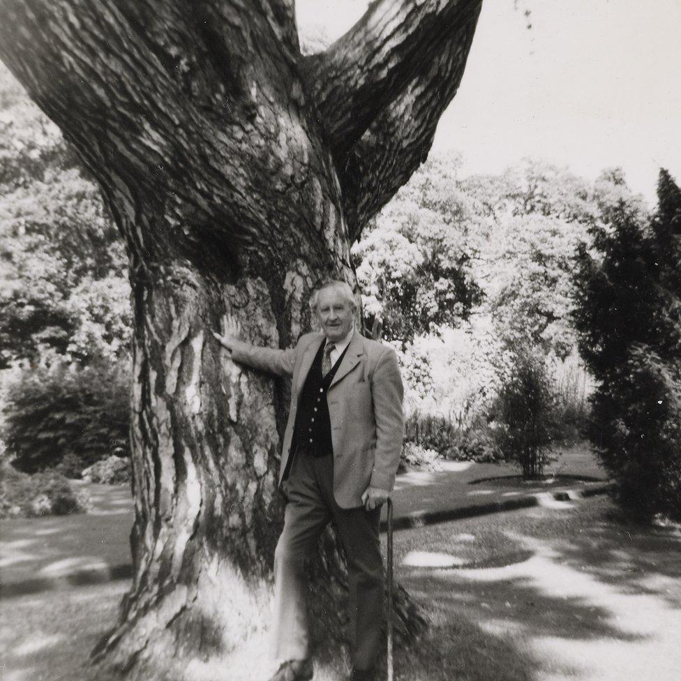 Tolkien in Botanic Garden