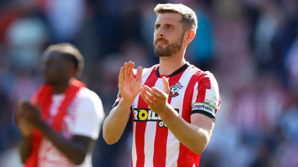 Southampton shut out Man City to move past record low points total