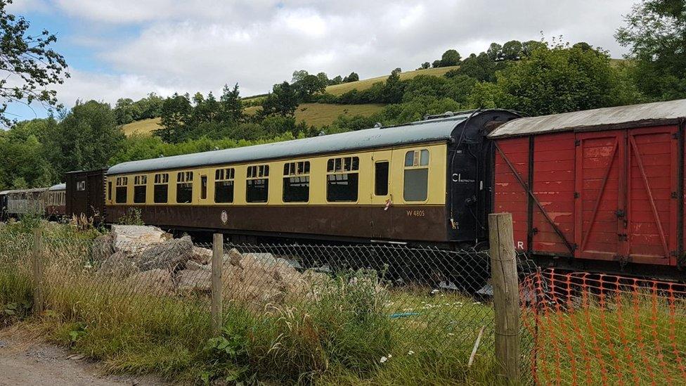 Train carriage