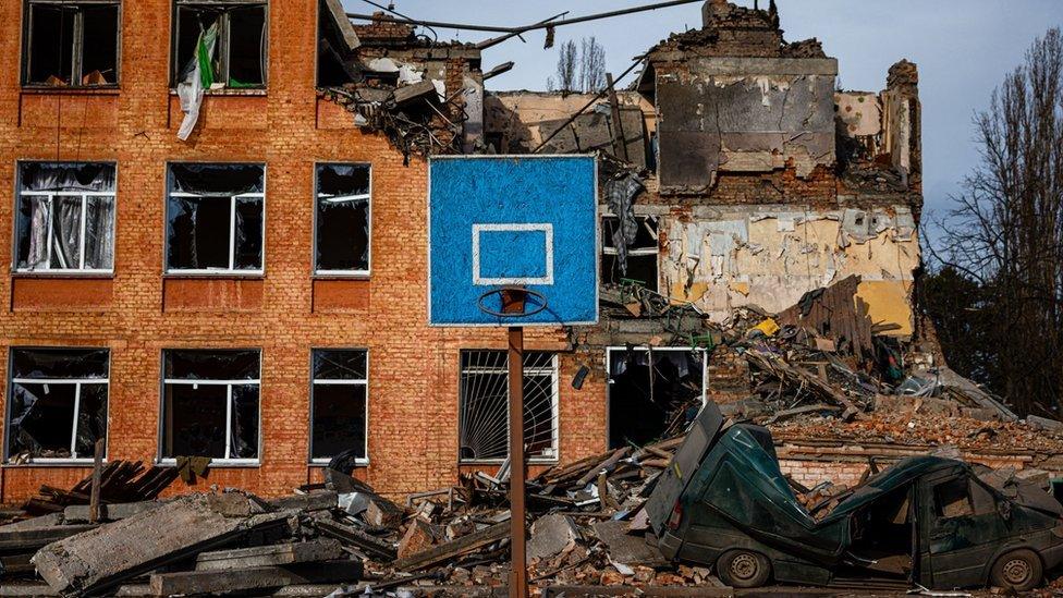 School building damaged in shelling in Chernihiv, on 4 March