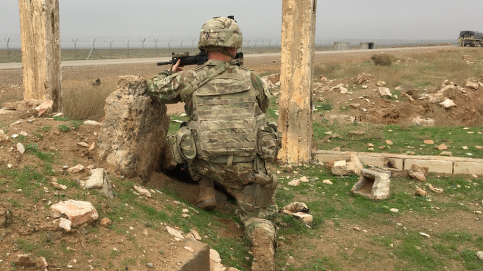 An American soldier on the Iraq-Syria border, 2018