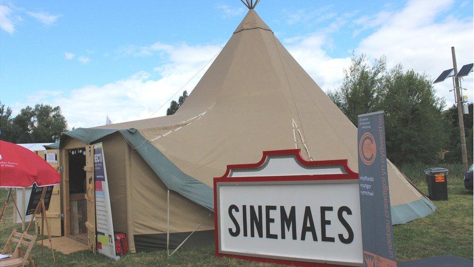 Sinemaes