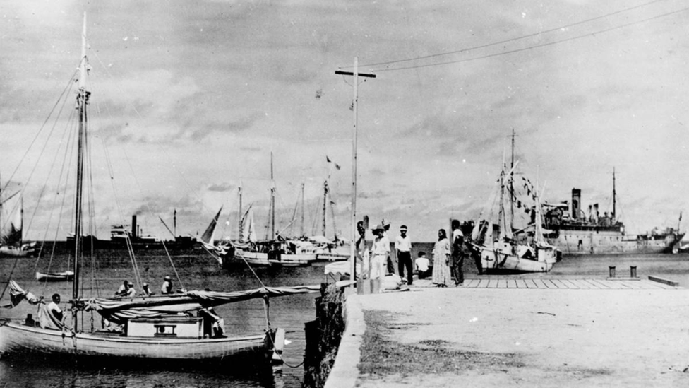 Debunked photograph purporting to show Amelia Earhart in Japanese custody