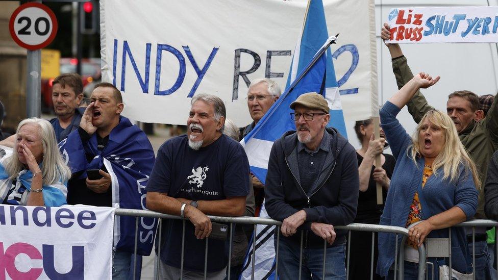 independence protestors outside Perth Concert Hall