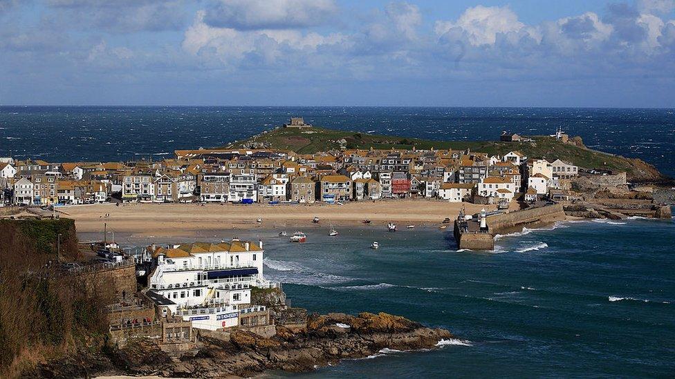 st-ives.