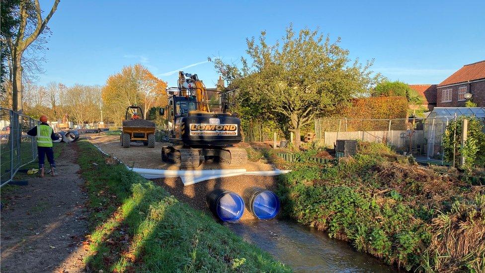 Flood defence work in Lowdham