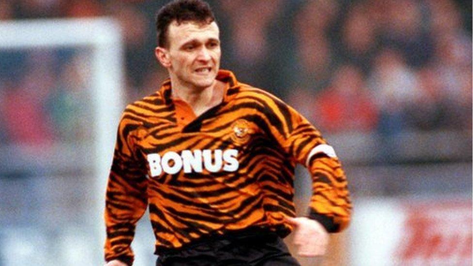 David-Norton-wearing-hull-tiger-kit.