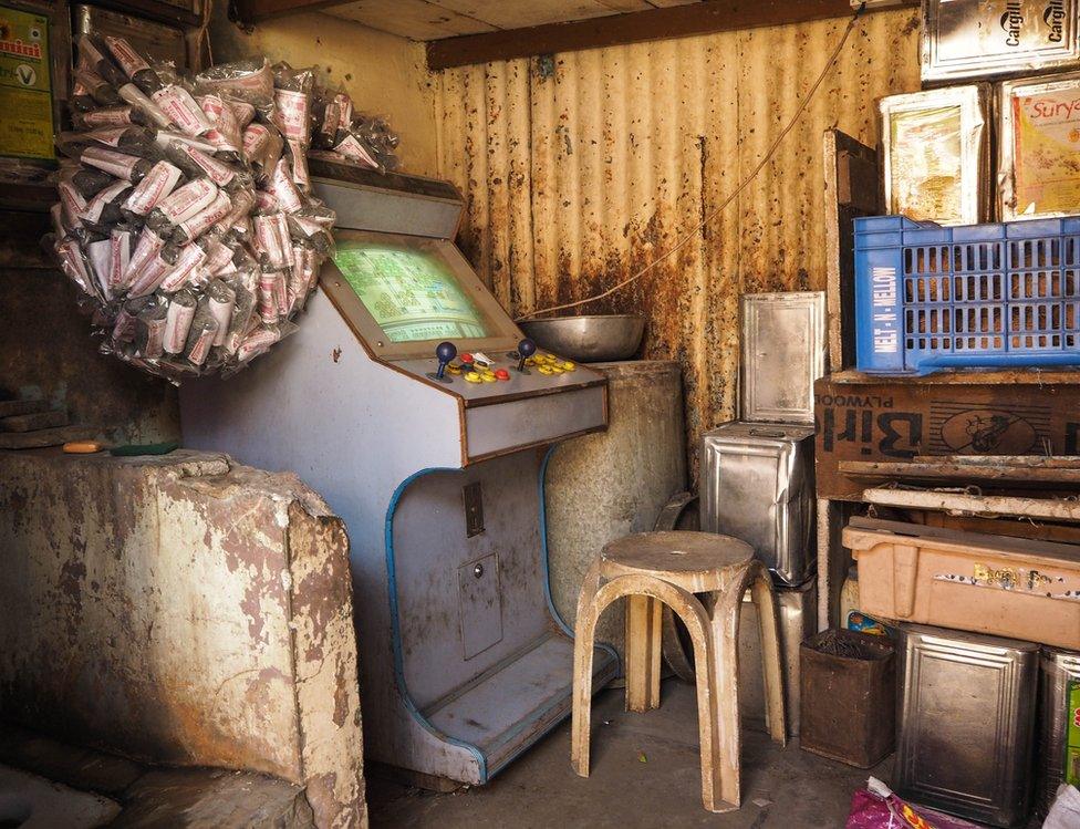 India, 2016. An old gaming machine