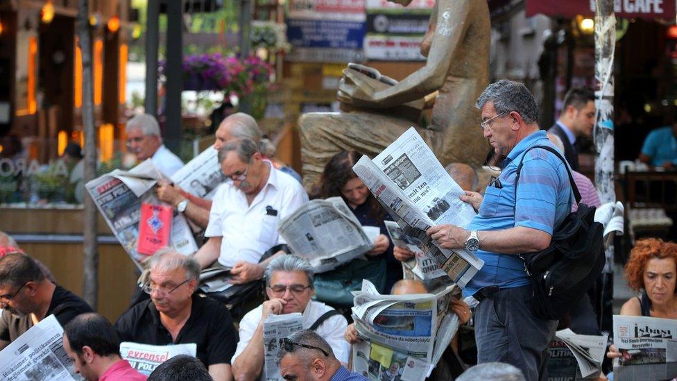 Journalists in Ankara protest against the arrest of their colleagues, June 2016