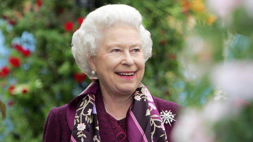 queen at the flower show