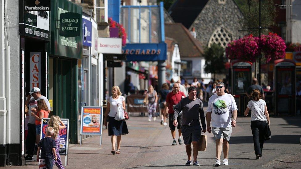 Shoopers on high street