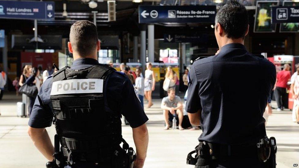 French police officers patrol at Gare du Nord train station in Paris (22 August 2015)