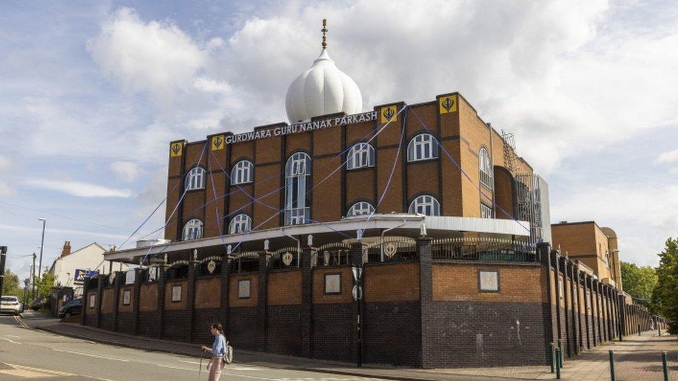 One of Tom Pipers Ribbon Installations is unveiled at Gurdwara Guru Manak Parkash