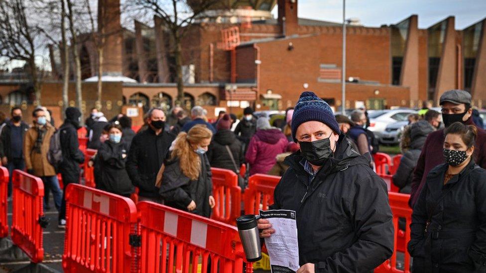 Glasgow vaccine queues