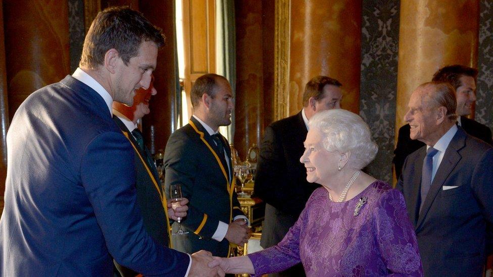 The Queen welcomes Wales captain Sam Warburton