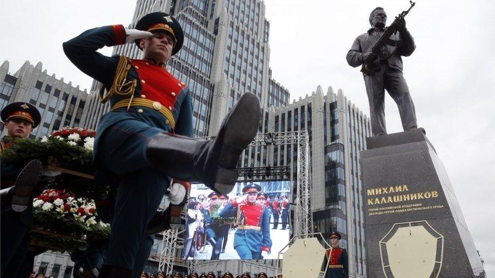 kalashnikov statue