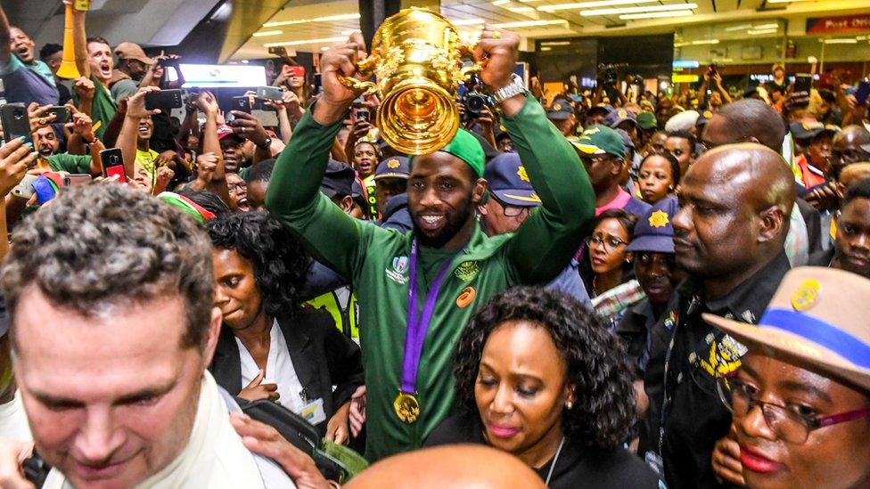 Siya Kolisi at Johannesburg airport