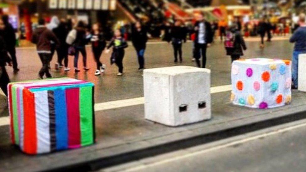 The 'boll-art' on barriers in Melbourne